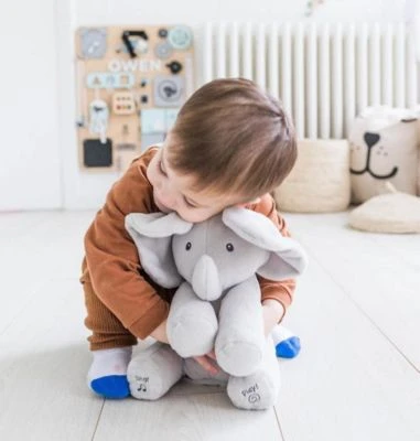 GUND Flappy, der singende und sprechende Elefant - spielt Guck-Guck mit den Ohren GUND Flappy, Der Singende Und Sprechende Elefant - Spielt Guck-Guck Mit Den Ohren -Spielzeugladen 11543300 05