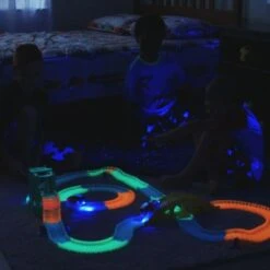 FANTASTIC TRACKS Loop Set Mit 4 Autos Autorennbahn Rennstrecke, 354 -Teile Und Viel Zubehör Autorennbahnsets -Spielzeugladen 22174564 06